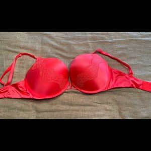 Pink VS Bombshell Plunge Bra